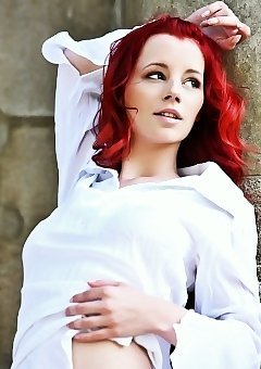 Redhead Ariel Shows Her Flawless Body