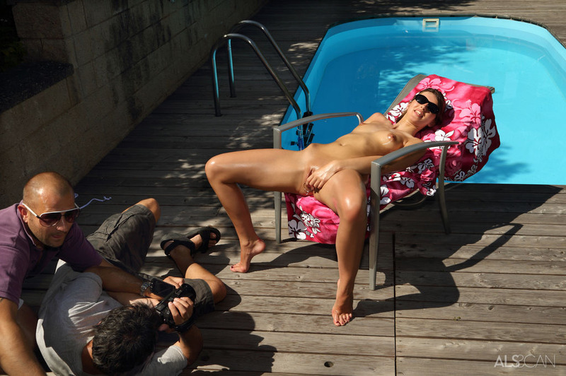 Nude Susan Ayn 09