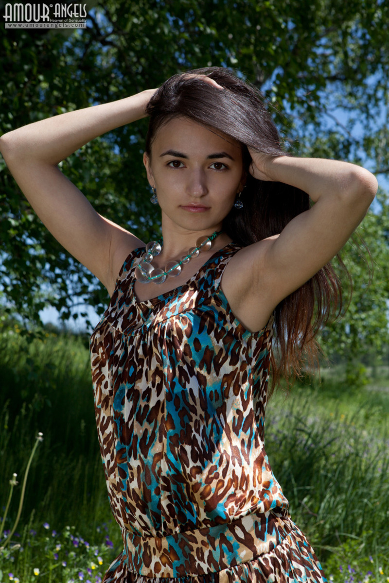 Tempting Teen Beauty 01