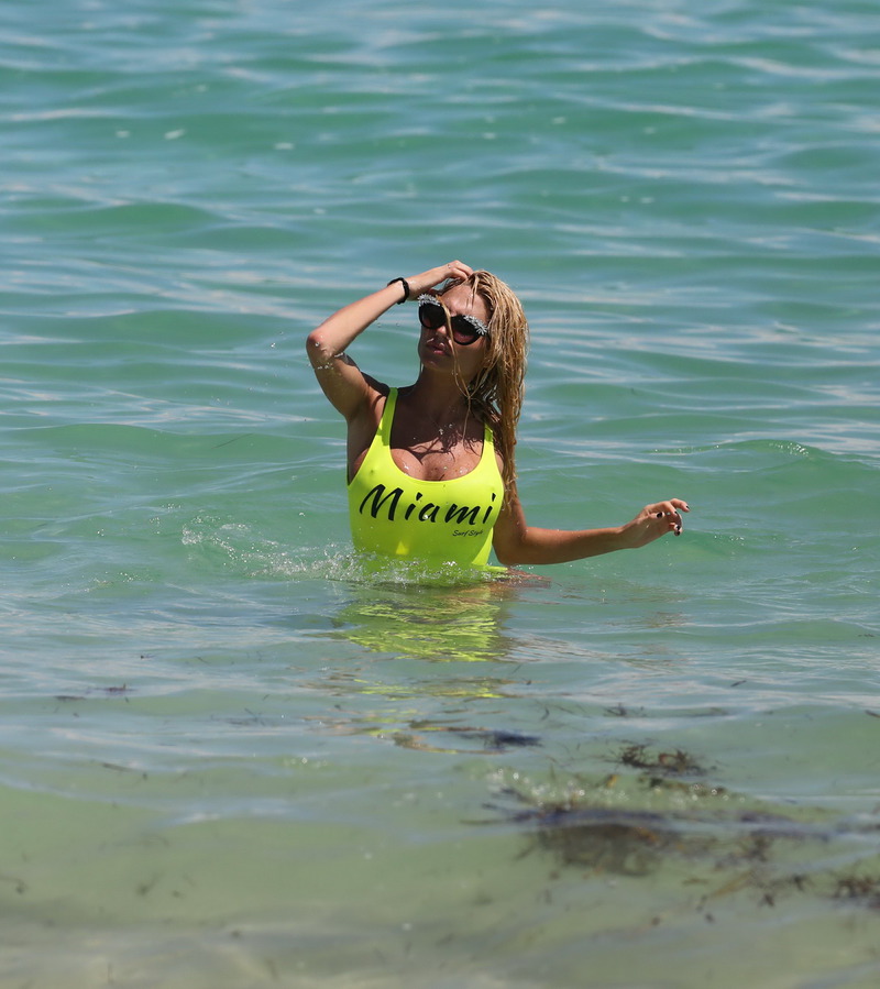 Vicky Xipolitakis 06