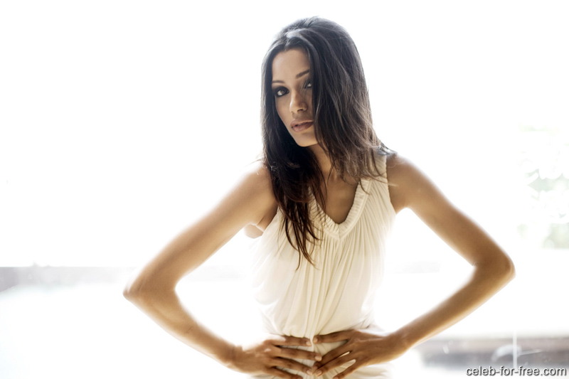 Freida Pinto 14