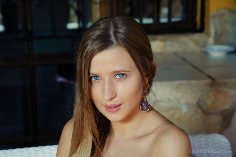 Sunny - Lisa Dawn 00