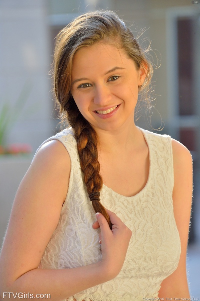Sexy Brunette Teen Ellie 00