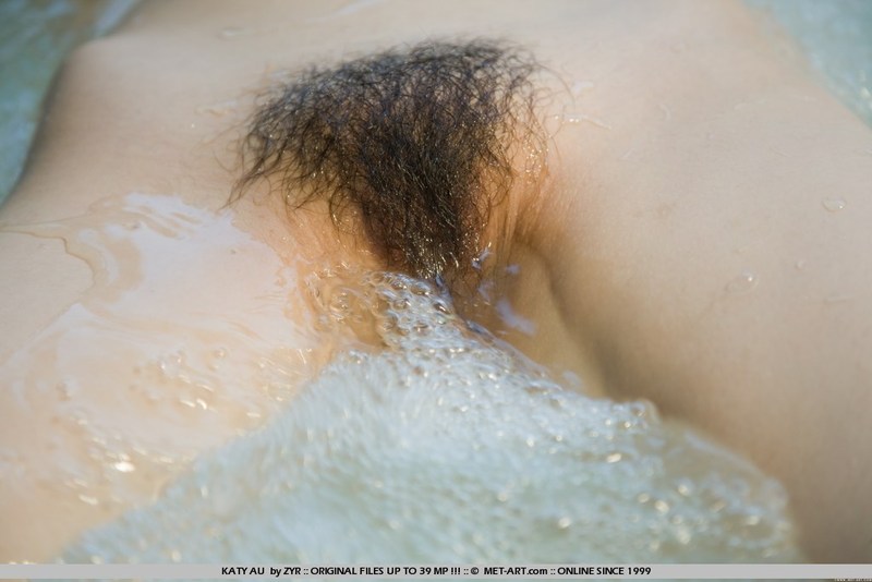 Katy Au - Tangkuei 05