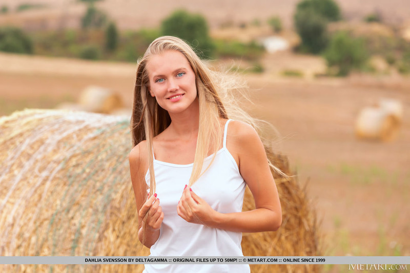 Presenting Dahlia Svensson 05