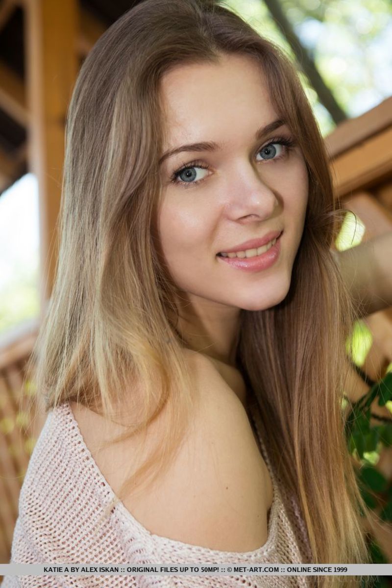 Katie in outside 10
