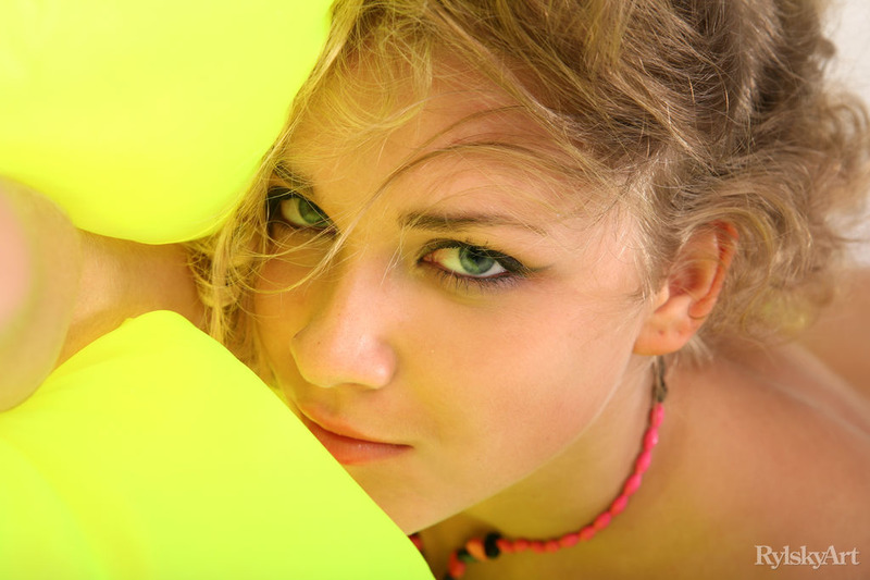 Ivana In Neonas 15