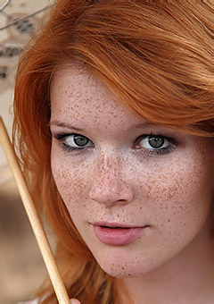 Mia Sollis In Folme
