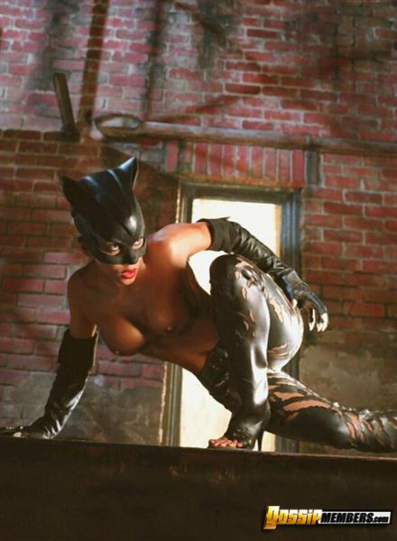 Halle Berry 11